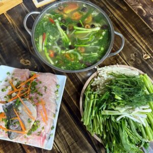 鲶鱼火锅    CATFISH HOTPOT   LẨU CÁ CHÉP