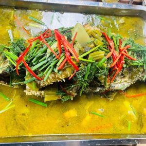 鲤鱼酸菜火锅 CARP HOTPOT LẨU CÁ CHÉP OM DƯA