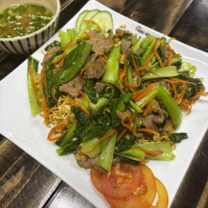 牛肉炒面        FRIED BEEF NOODLE      MỲ XÀO BÒ