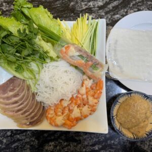 鲜虾猪肉春卷 FRESH SPRING WITH SHRIMP AND PORK GỎI TÔM THỊT