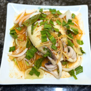 柠檬香菜蒸鱿鱼 STEAMED SQUID MỰC HẤP CHANH NGÒ GAI